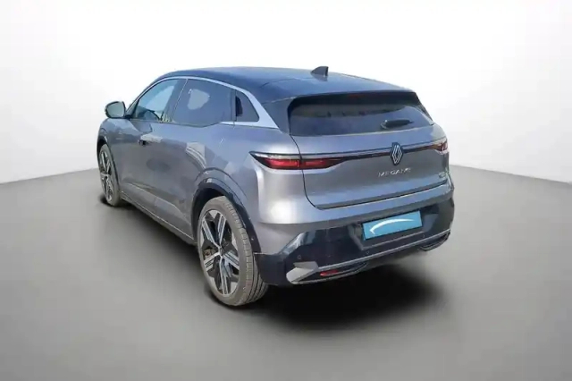 Renault Megane e-tech 220 ch autonomie confort gsr2 — photo 13