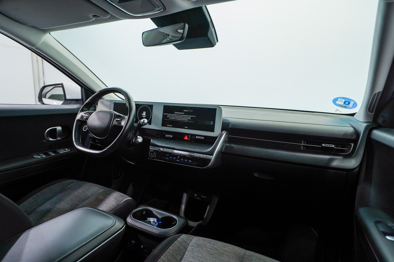 Hyundai Ioniq 5 — photo 31