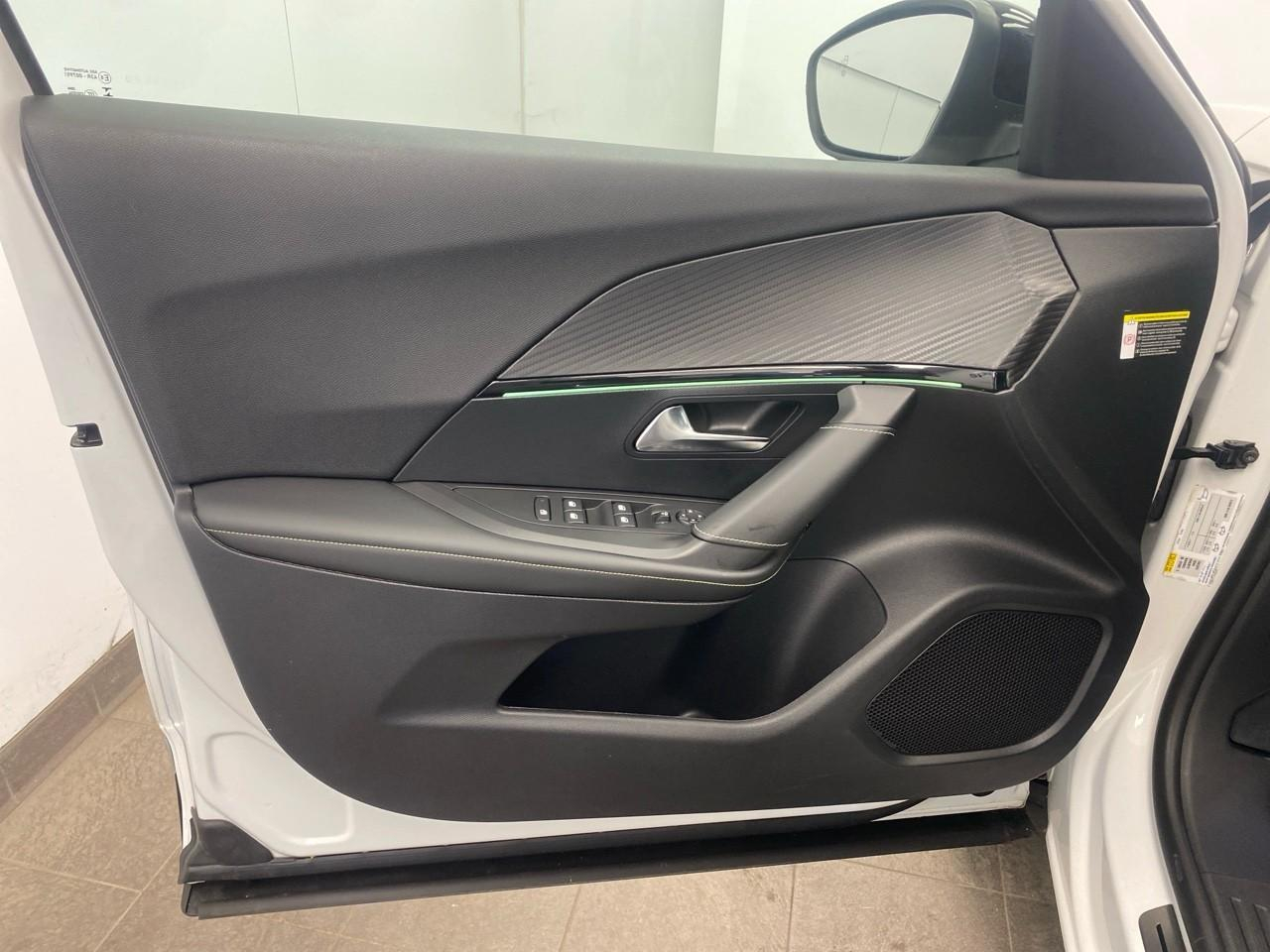 Peugeot 2008 puretech 130 s&s eat8 gt — photo 20