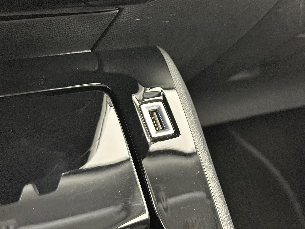 Peugeot 2008 puretech 130 s&s eat8 allure pack — photo 28