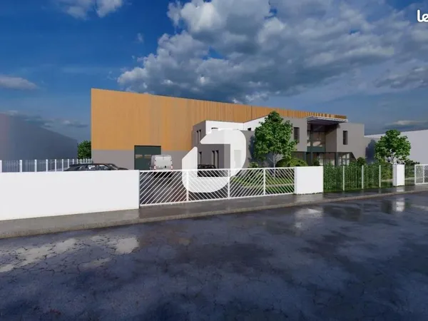 Local d'activité 1 700 m²
