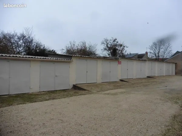 Vends lot garages / box à Bourges