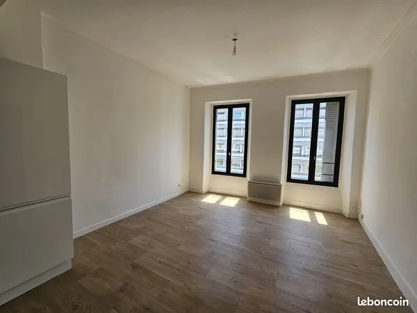 T4 80 m² entièrement rénové, hyper-centre Tarbes
