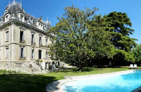 Maison 13 pièces 515 m²