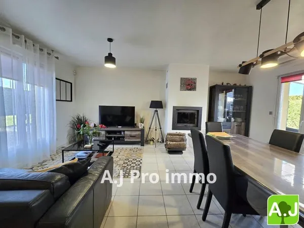 Maison plain pied 4 chambres + Garage