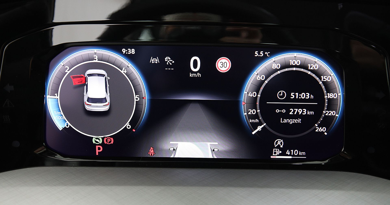 Volkswagen Golf 8 — photo 22