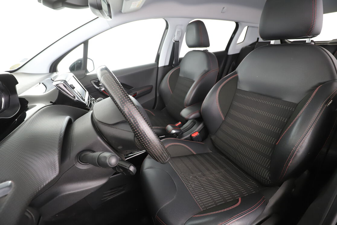 Peugeot 2008 1.5 Blue-HDi GT Line EAT6 — photo 9
