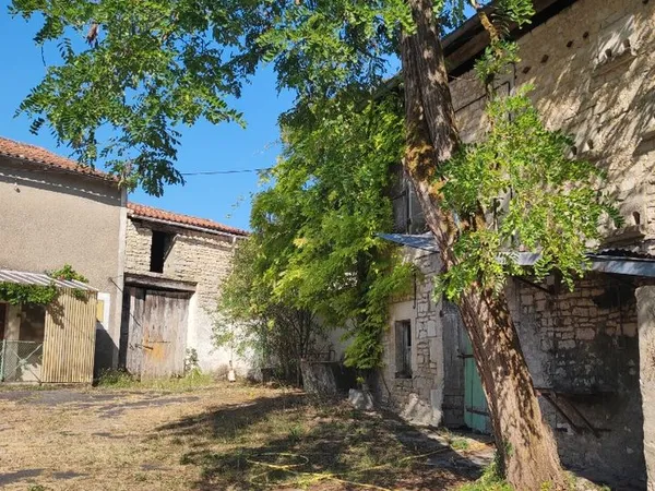 A vendre ancienne ferme