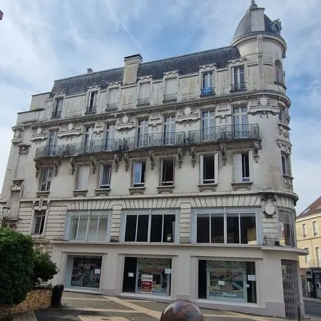 Appartement de caractère 161 m² avec terrasse de 35 m² - Centre-ville de Montluçon