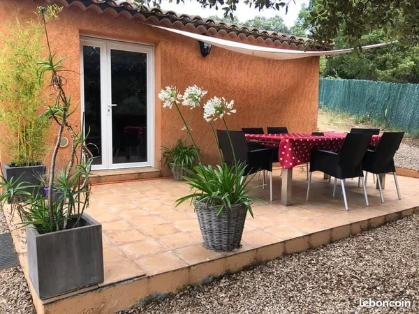 Beau studio meublé