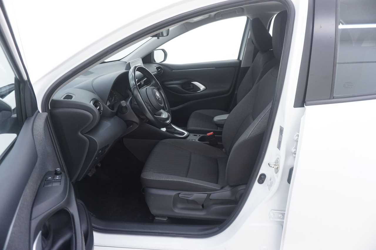 Toyota Yaris 4 — photo 10