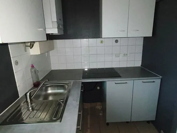 Appartement meublé de 65 m² avec cour et parking