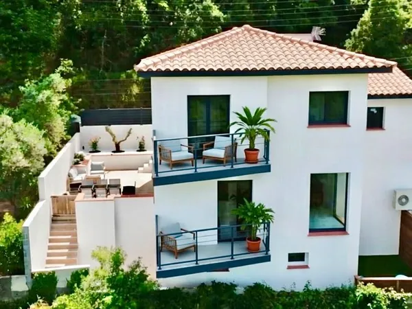 Villa 2017 130m² 3 chambres , + studio independant , garage , climatisation gainable