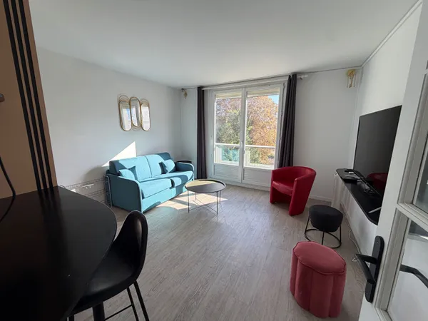Appartement T5 meublé à louer au Petit Quevilly quartier Jardin des Plantes