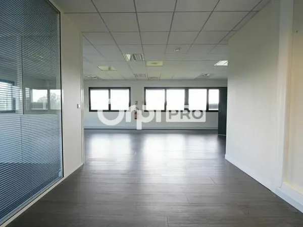 Bureaux 547 m²