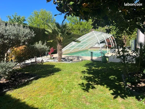 Maison familiale 203 m² avec piscine, jacuzzi et panneaux photovoltaïques - Limoges Ouest