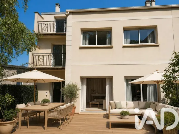 Vends maison - 373.39m² - 8 pièces, 5 chambres - Clamart 92140