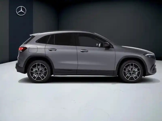 Mercedes Eqa 250+ amg line — photo 6