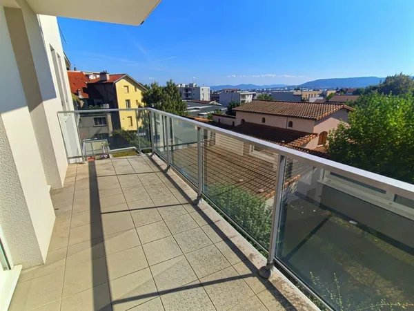 Les 4 Routes - Appartement T3 - Balcon - Parking