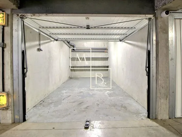 Parking 14 m²