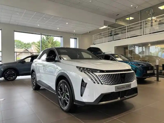 Peugeot 3008 hybrid 145 e-dcs6
