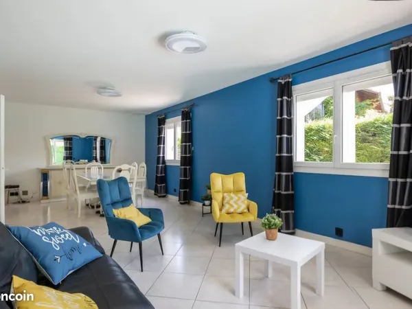 Magnifique plain-pied avec jardin et piscine