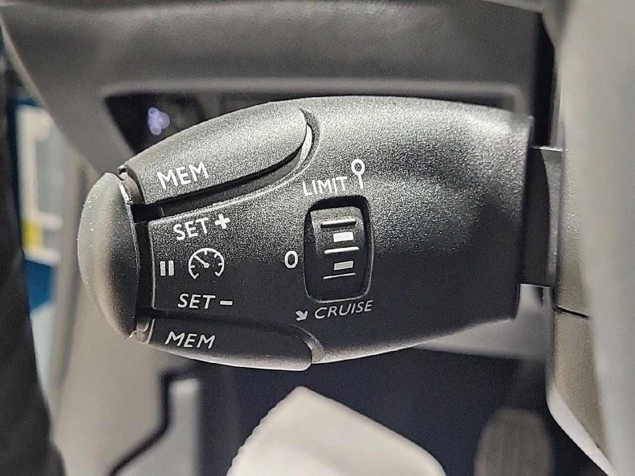 Peugeot 2008 100 s&s bvm6 style — photo 22