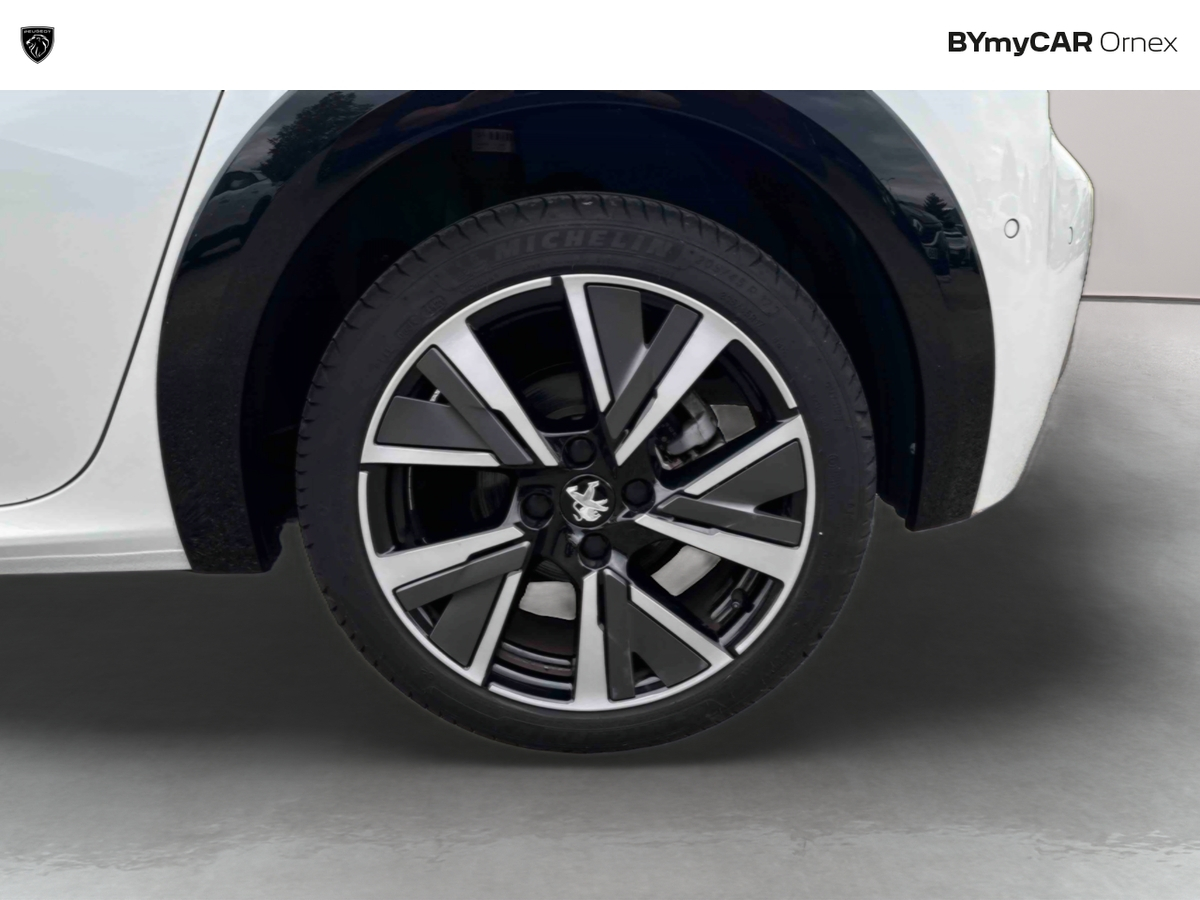 Peugeot 208 PureTech 100 S&amp;S EAT8 — photo 15