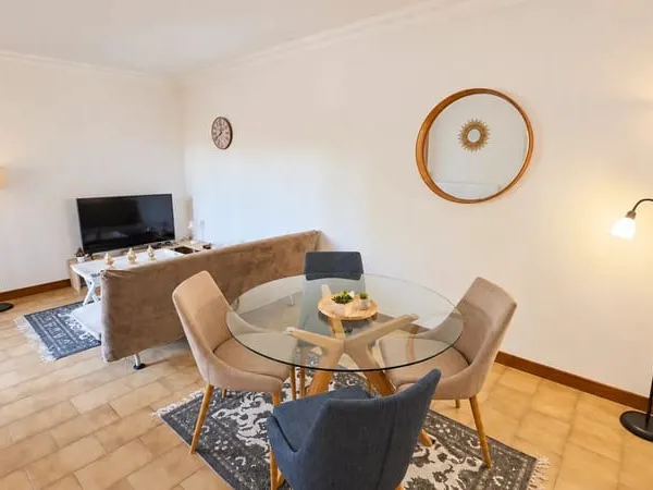 Uzès, Appartement T2 avec loggia et parking, Vendu loué
