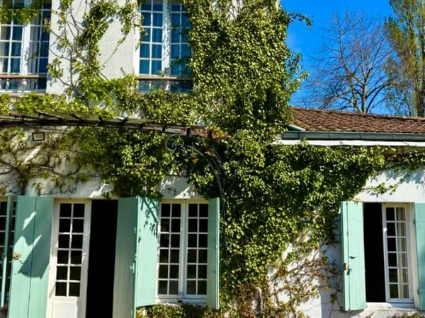 LE BOUSCAT/EYSINES SUPERBE MAISON DE CARACTÈRE SUR UNE PARCELLE DE 1900 M2.