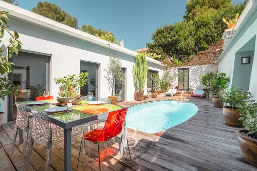 Maison 7 pièces 216 m²