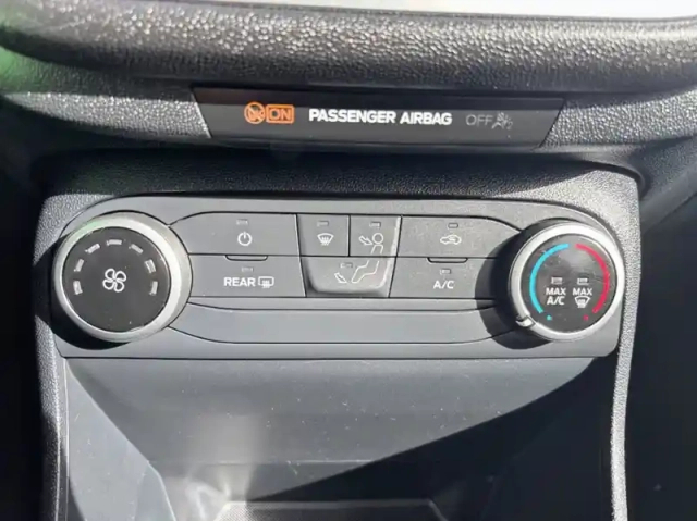 Ford Fiesta 1.0 ecoboost 95ch connect business nav 5p — photo 5