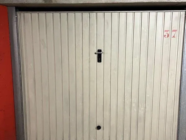 Garage box a vendre avec un ptit local