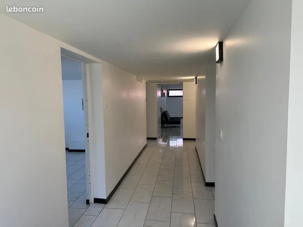 Loue cholet bureaux 90m2 emplacement idéale