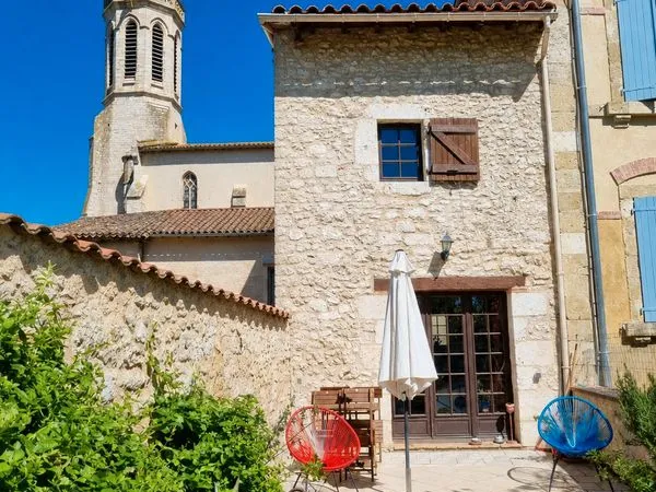 Maison de village au coeur de Sarrant