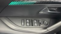 Peugeot 2008 1.5 BlueHDi 130ch S&S Allure EAT8 — photo 30