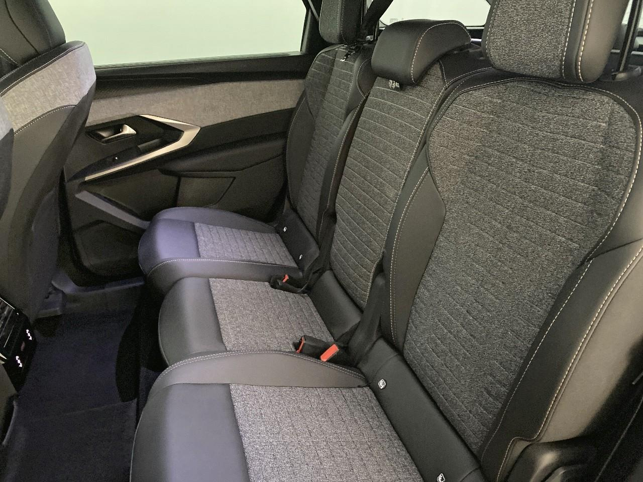 Peugeot 5008 hybrid 145 ch e-dcs6 allure — photo 10