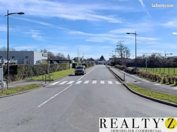 Local commercial 445 m²