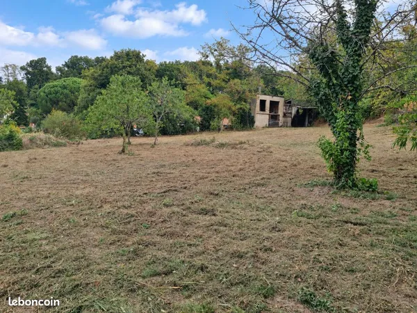 Terrain constructible a vendre