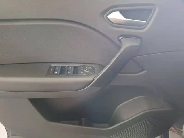 Renault Captur tce 90 — photo 16
