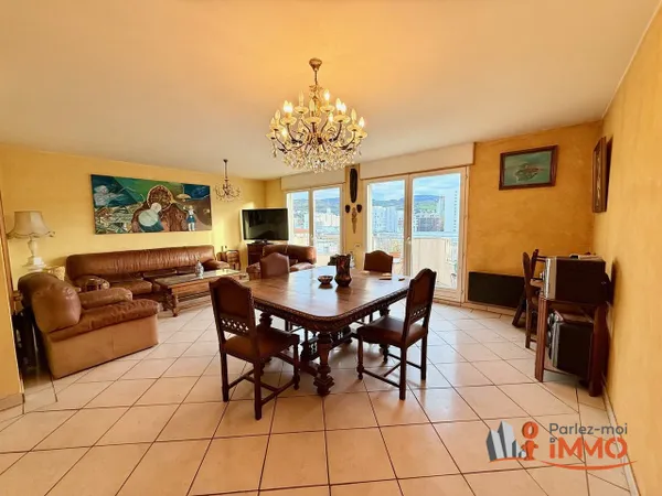 APPARTEMENT T4/T5 AVEC PARKING