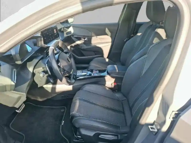 Peugeot 208 hybrid 100 e-dcs6 — photo 11