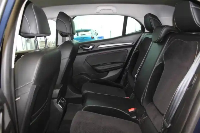 Renault Megane mégane iv berline dci 165 energy edc — photo 14
