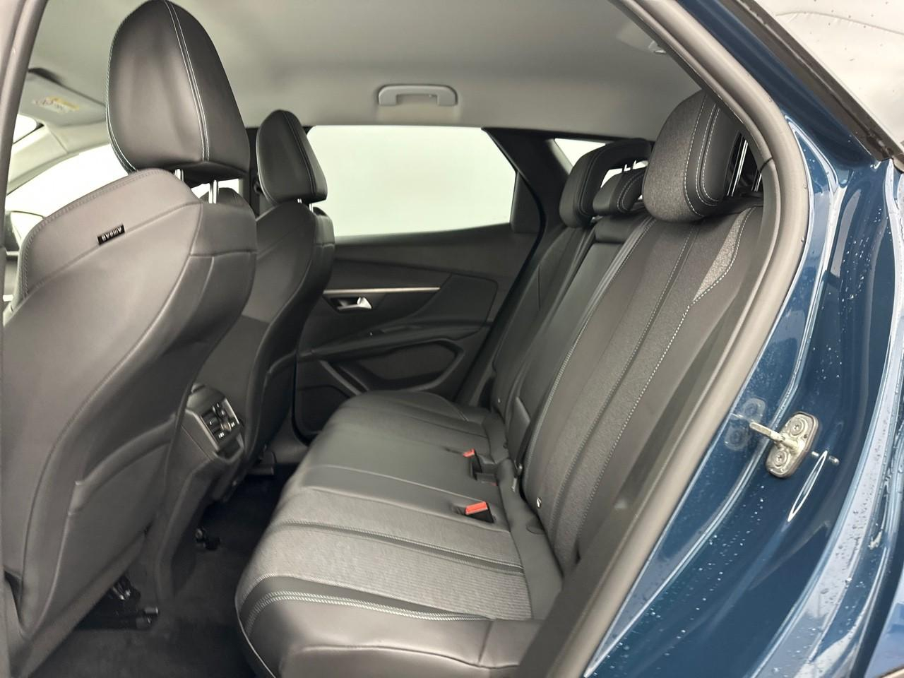 Peugeot 3008 puretech 130ch s&s eat8 allure pack — photo 12