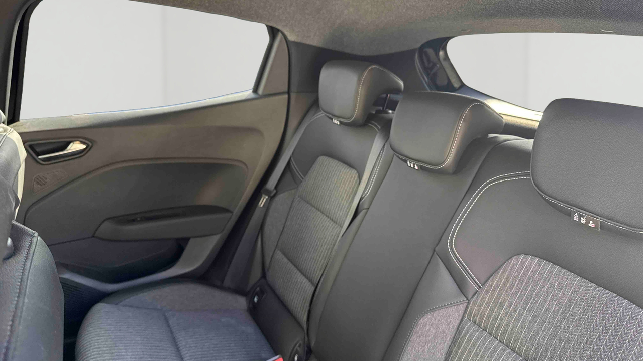 Renault Clio TCe 90 — photo 12