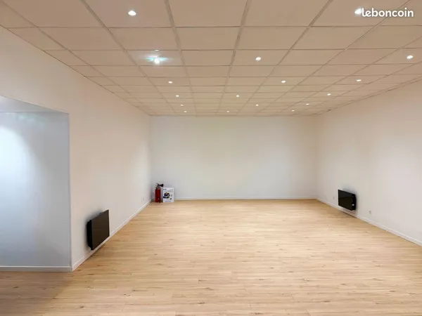 Local commercial 85m2 refait à neuf - Centre-ville Evreux, rue de la Harpe