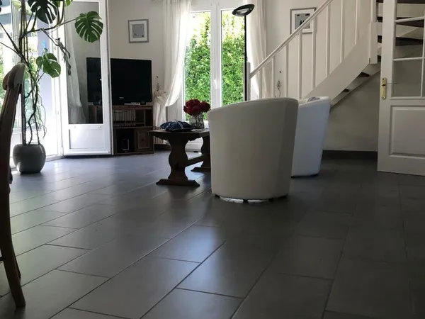 Propriété bordée par rivière