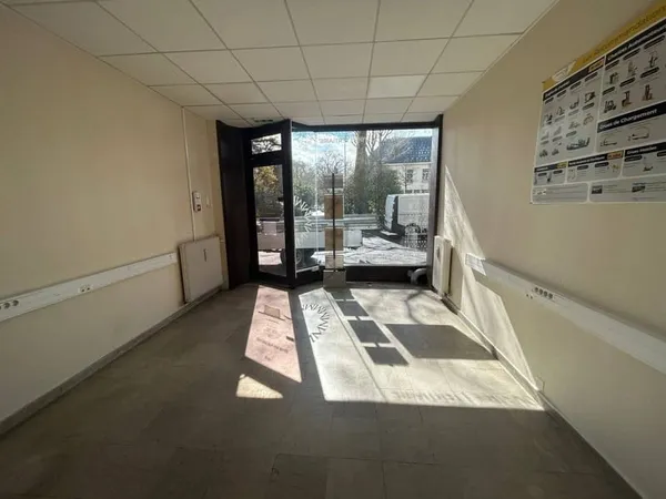 Local professionnel 123 m²