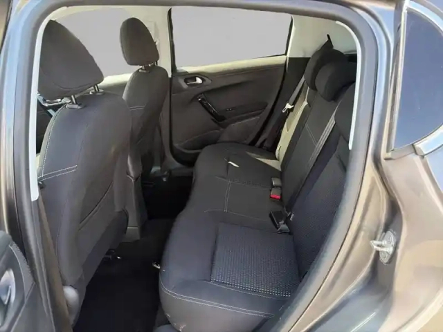 Peugeot 208 puretech 110ch s&amp;s eat6 — photo 12