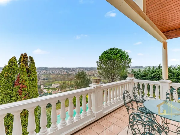 Maison 7 pièces 150 m²